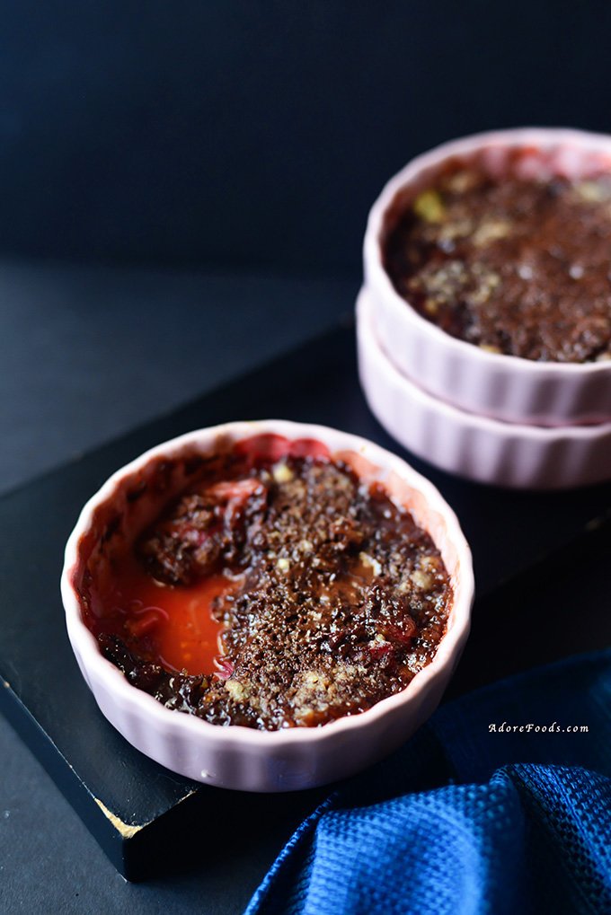 Dark chocolate rhubarb crumble recipe, perfect for brunch or dessert #rhubarbcrumble